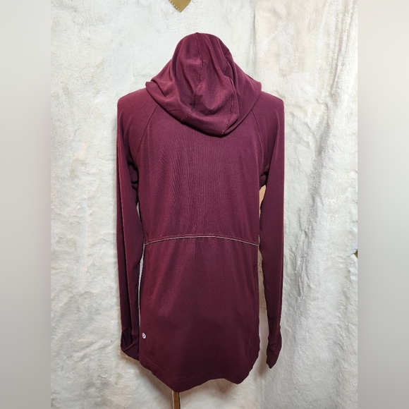 Lululemon Warm Stabilizer 1/2 Zip HoodieGarnet. Size 4 - Picture 7 of 16